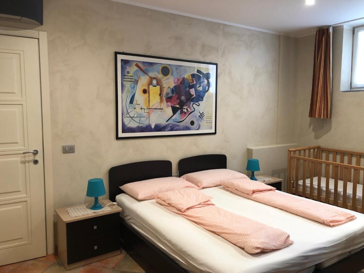La Casa Blu Appartement Montegrosso dʼAsti Buitenkant foto