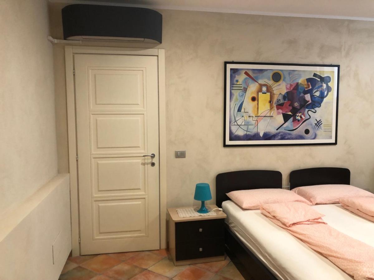 La Casa Blu Appartement Montegrosso dʼAsti Buitenkant foto