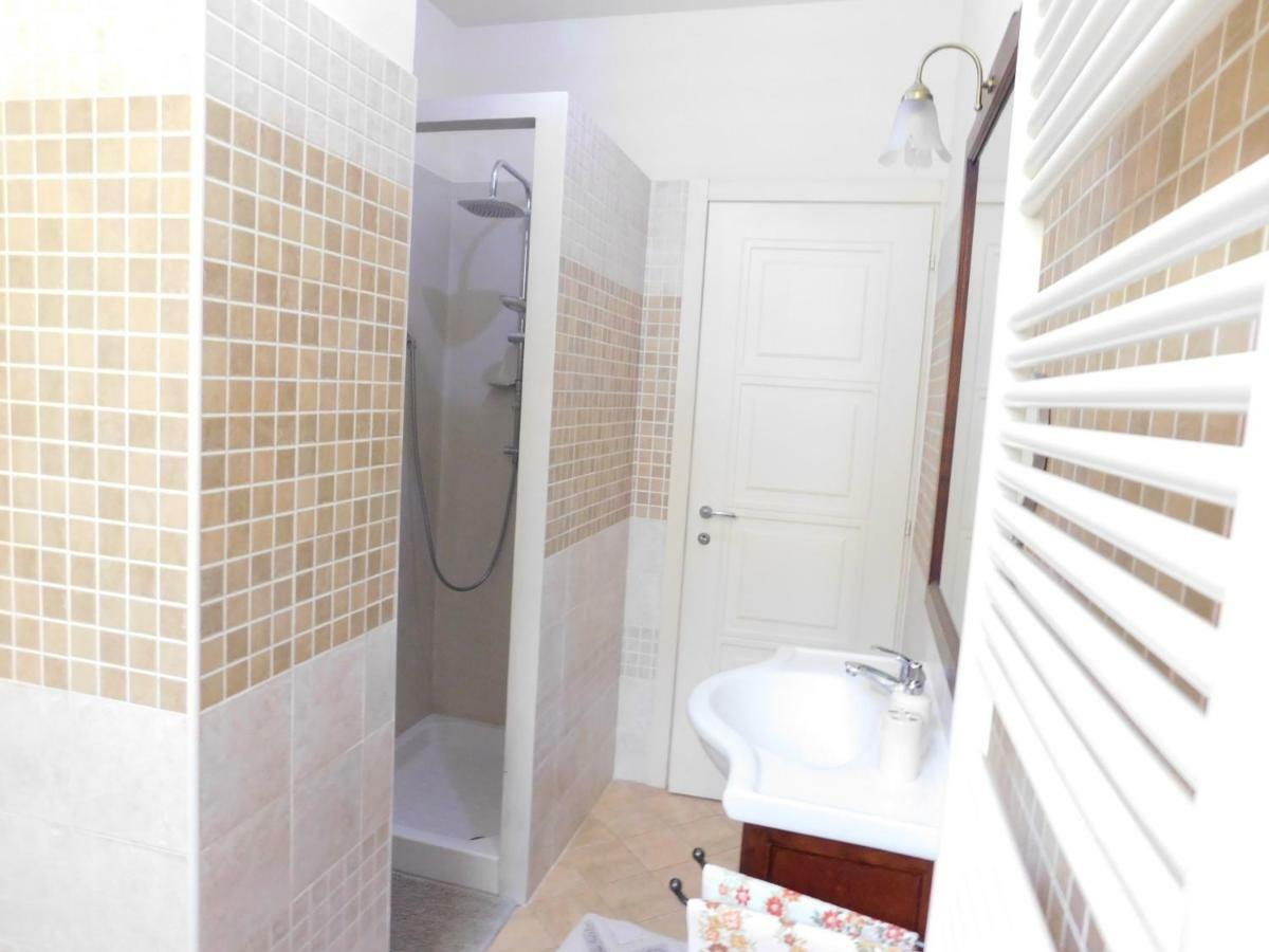 La Casa Blu Appartement Montegrosso dʼAsti Buitenkant foto
